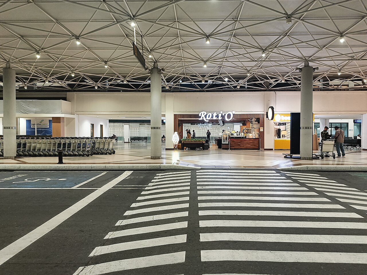 5 Rekomendasi Tempat Makan di Bandara Juanda, Enak dan Murah