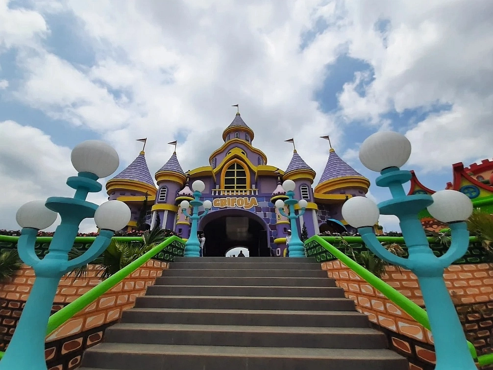 Lagi Viral! Mikutopia Jadi Wisata Batu Malang Terbaru Favorit Anak Muda