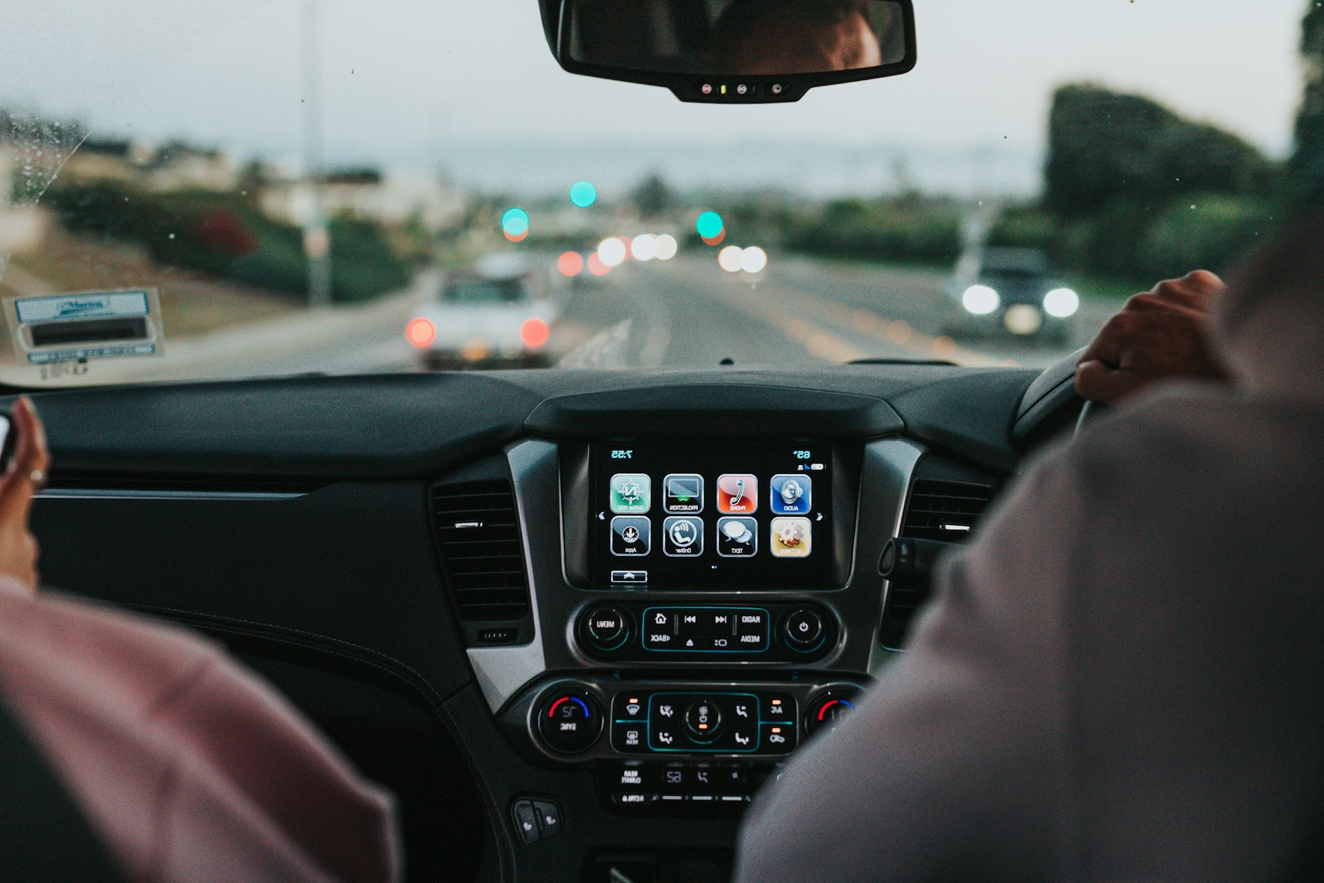 Tips Memilih Travel Malang Surabaya Perjalanan Bisnis agar Nyaman dan Tepat Waktu