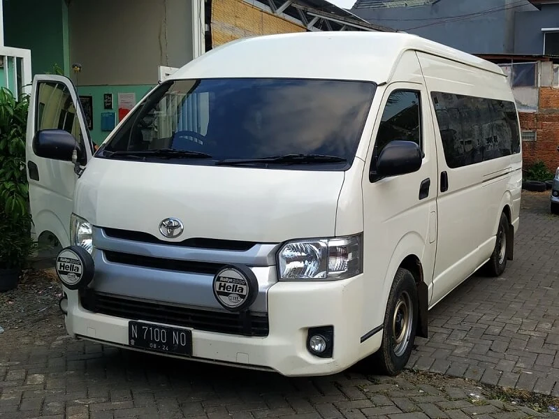 Harga Sewa Hiace Malang Murah 2026 (Commuter & Premio)