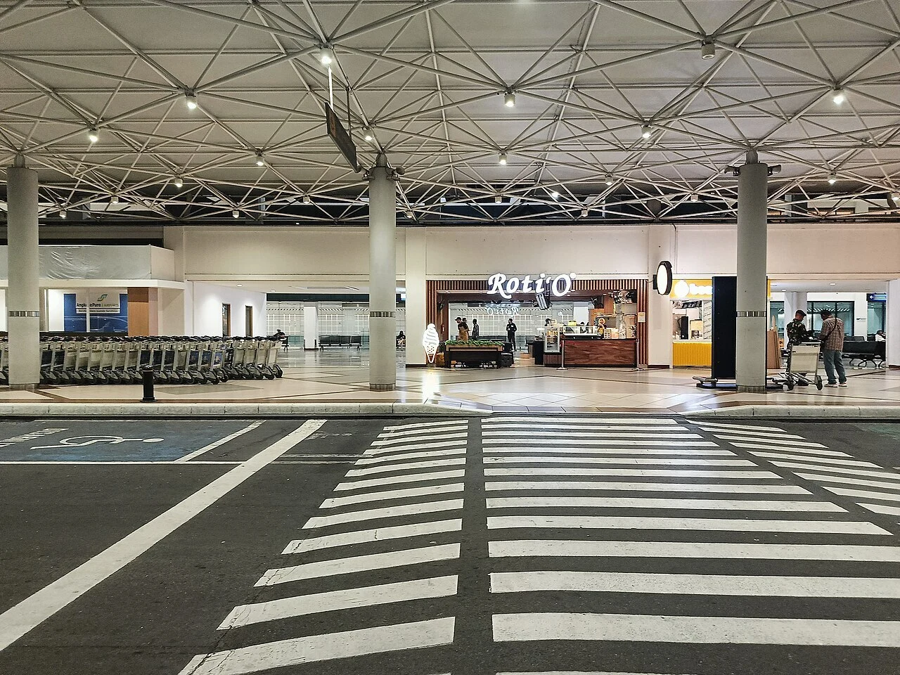 5 Rekomendasi Tempat Makan di Bandara Juanda, Enak dan Murah