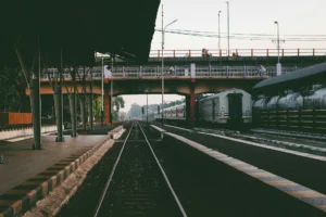 Mau ke Stasiun Gubeng dari Juanda? Ini Pilihannya